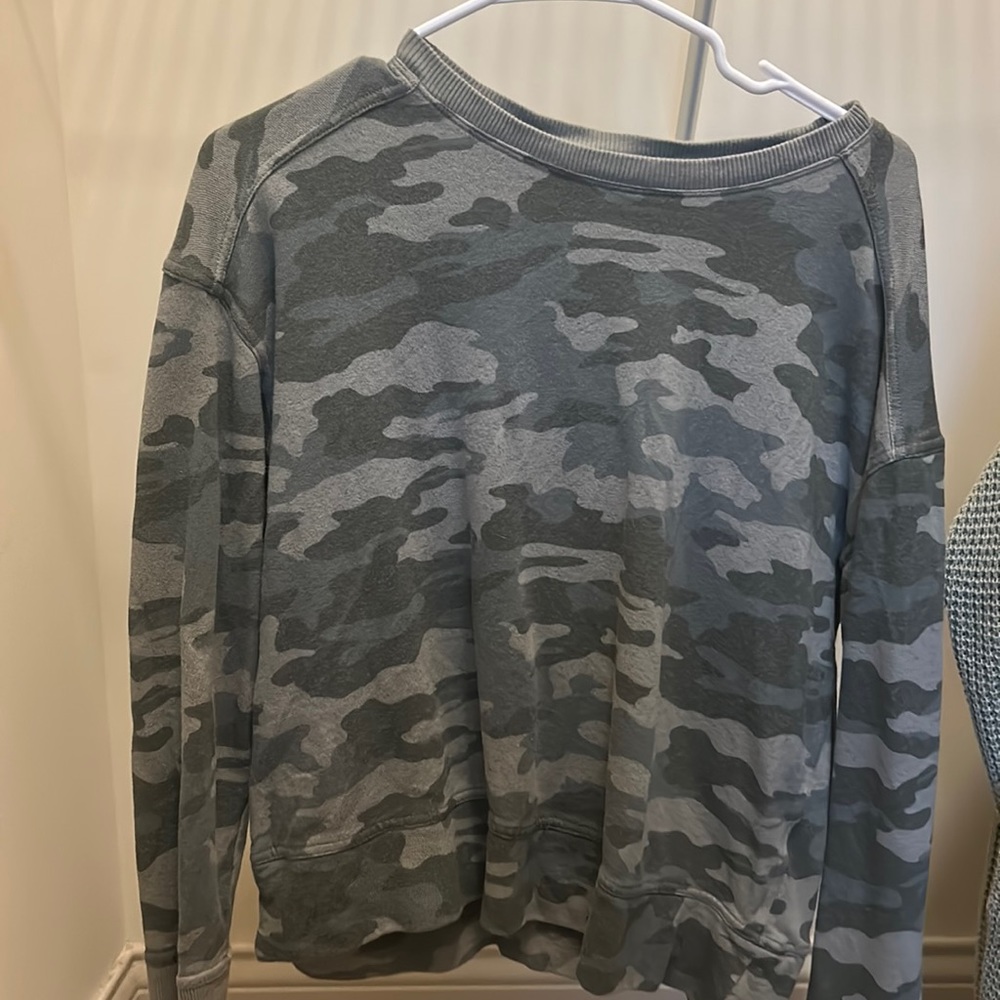 camo sweatshirt